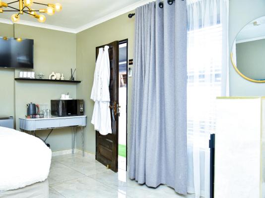 C'est La Vie Guest House - 244700