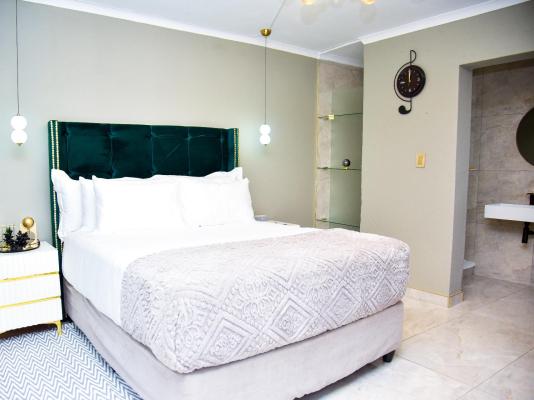 C'est La Vie Guest House - 244704