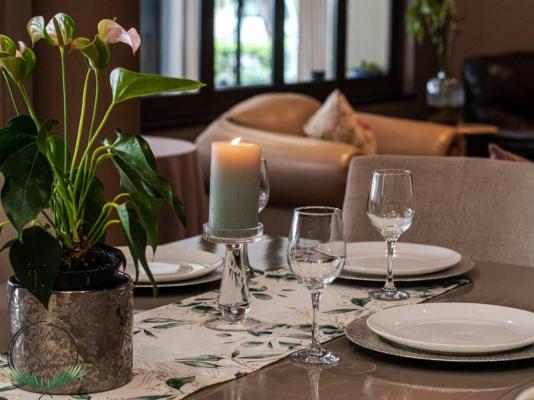 Palms On Byrne - 244777