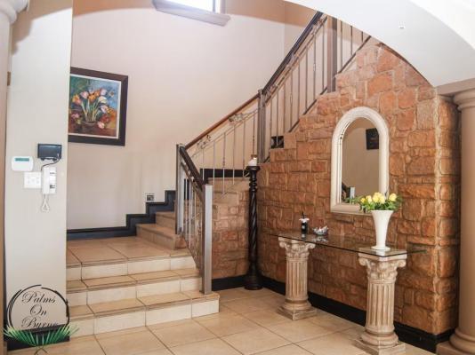 Palms On Byrne - 244782