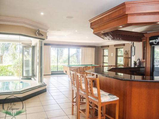 Palms On Byrne - 244787