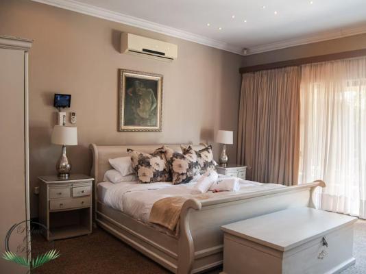 Palms On Byrne - 244792