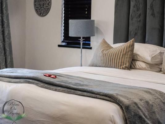 Palms On Byrne - 244794