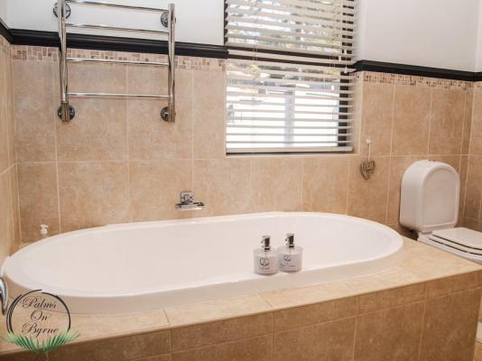 Palms On Byrne - 244795