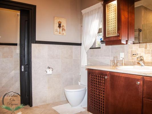 Palms On Byrne - 244796