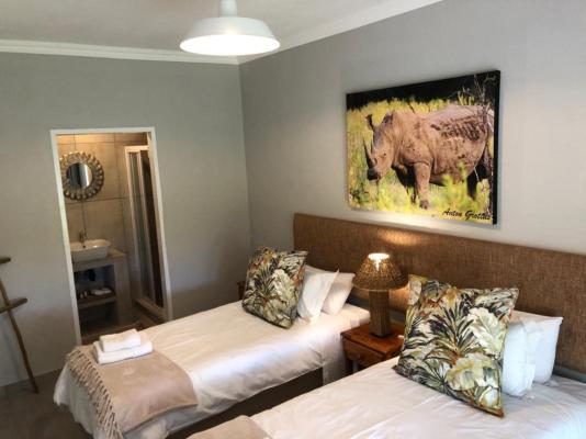 Tshikwalo Guest House - 245224