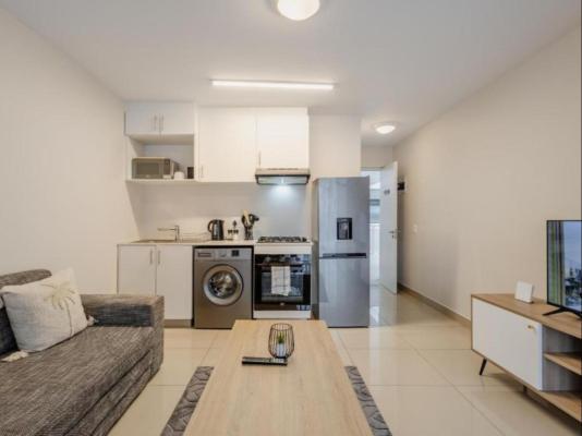 Phola The Millennial uMhlanga - 245526