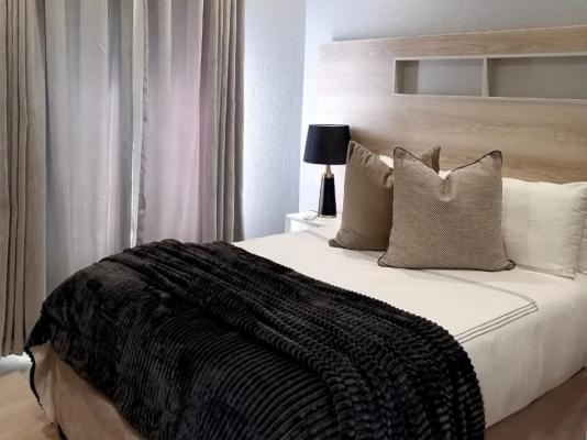 Uptown Apartments - Garden Pavillion - 245870