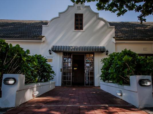 Aan de Oever Guest House - 246434