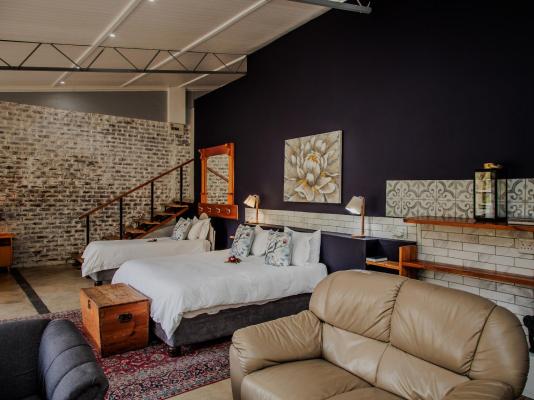 Aan de Oever Guest House - 246450