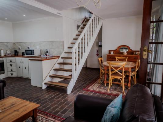 Aan de Oever Guest House - 246471