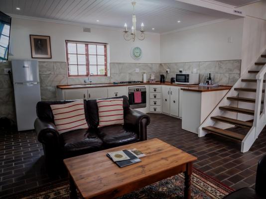 Aan de Oever Guest House - 246472