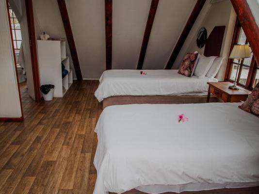 Aan de Oever Guest House - 246473