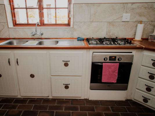 Aan de Oever Guest House - 246477