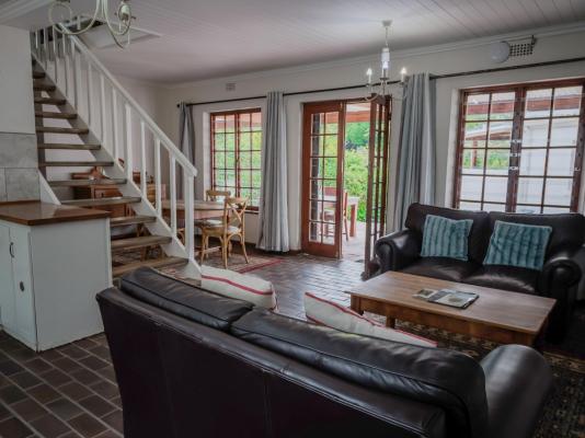 Aan de Oever Guest House - 246480