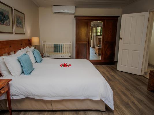 Aan de Oever Guest House - 246485