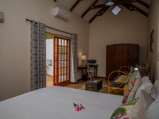 Aan de Oever Guest House - 246496