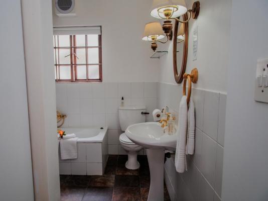 Aan de Oever Guest House - 246501