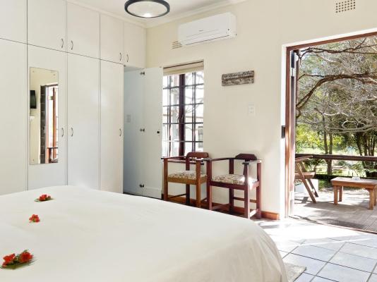 Aan de Oever Guest House - 246507