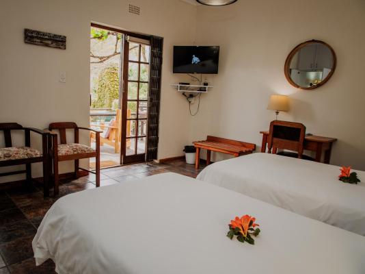 Aan de Oever Guest House - 246508