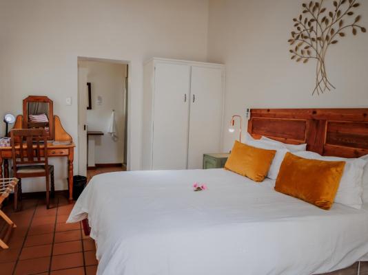 Aan de Oever Guest House - 246514