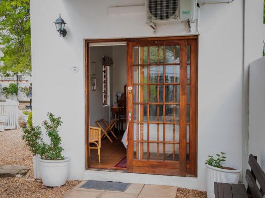 Aan de Oever Guest House - 246517