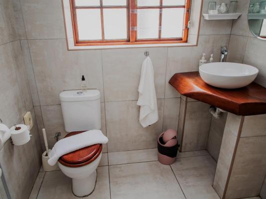 Aan de Oever Guest House - 246519