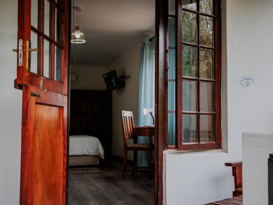 Aan de Oever Guest House - 246527