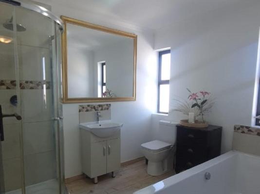 Tradewinds Guest House - 246619