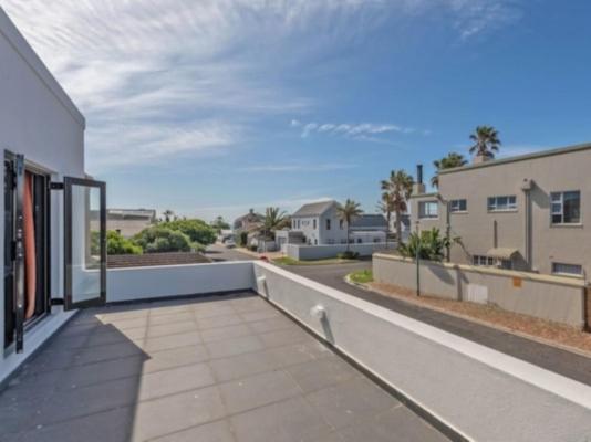 Tradewinds Guest House - 246623