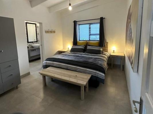 Modern Apartments Downtown - 246653