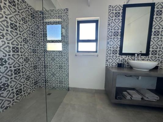 Modern Apartments Downtown - 246664