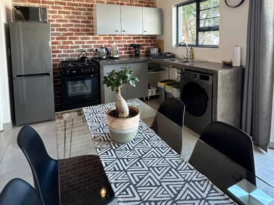 Modern Apartments Downtown - 246674