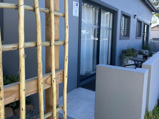 Modern Apartments Downtown - 246683