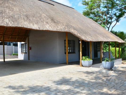 Emathulini Holiday Home - 247086