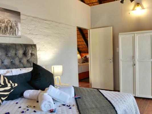 Emathulini Holiday Home - 247100