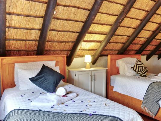 Emathulini Holiday Home - 247120