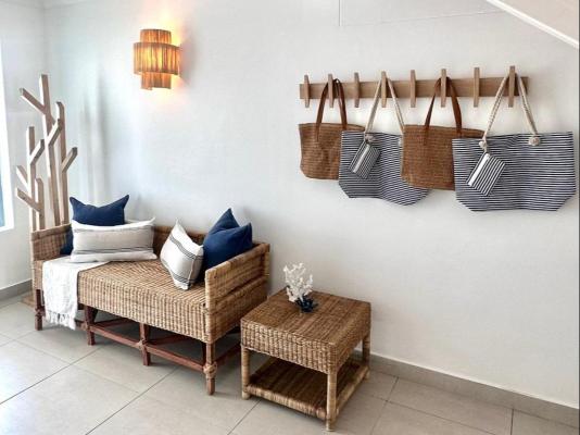 White Wicker House - 247275