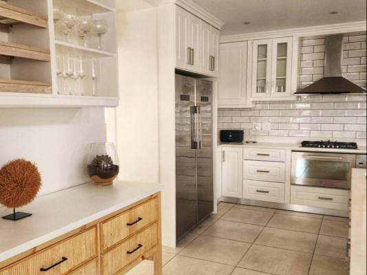 White Wicker House - 247286