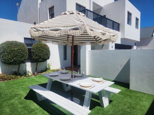 White Wicker House - 247293