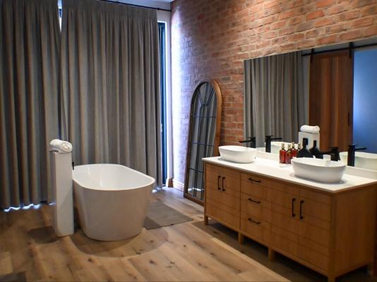 Waterwoods Equestrian Venue and Cottages - 247355