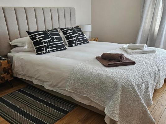 West Coast Beachfront - 247911