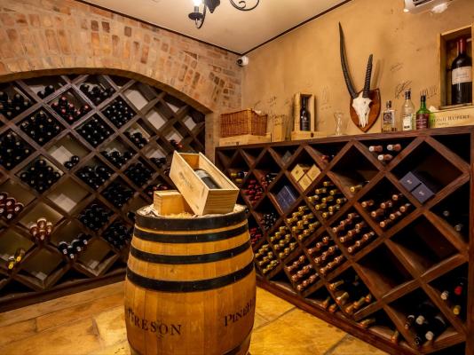 Hamiltons Lodge & Restaurant - 248028