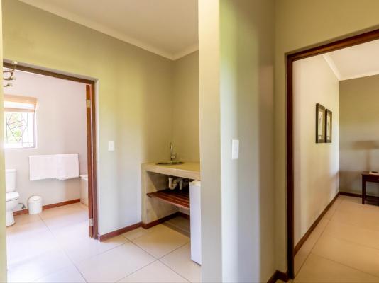 Hamiltons Lodge & Restaurant - 248052