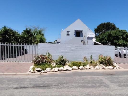 Crow's Nest Self-Catering Accommodation - 248783