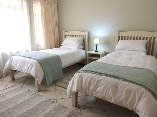 Room image 1