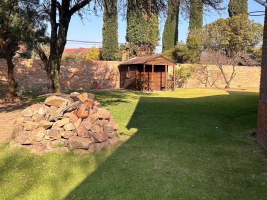 Baseni Air Guest House - 249100