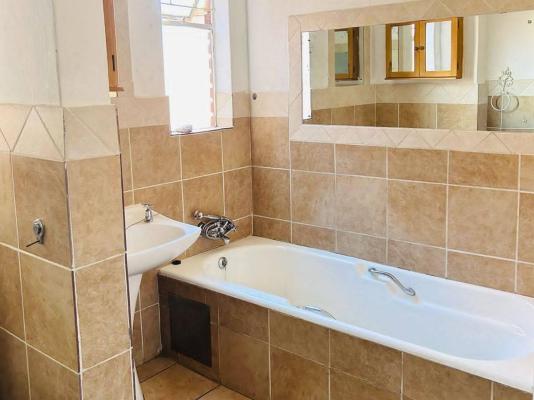 Baseni Air Guest House - 249113