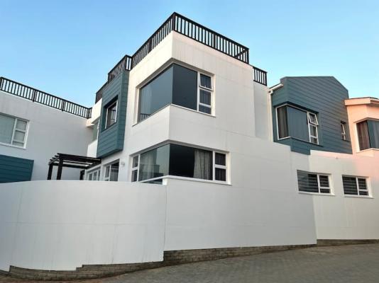 4on Pebbles Holiday Home - 249647