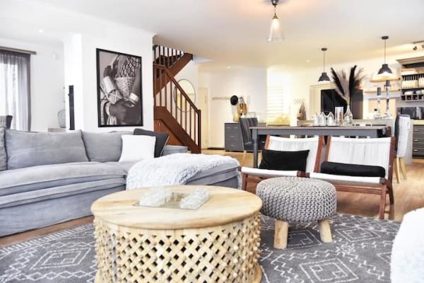 4on Pebbles Holiday Home - 249652